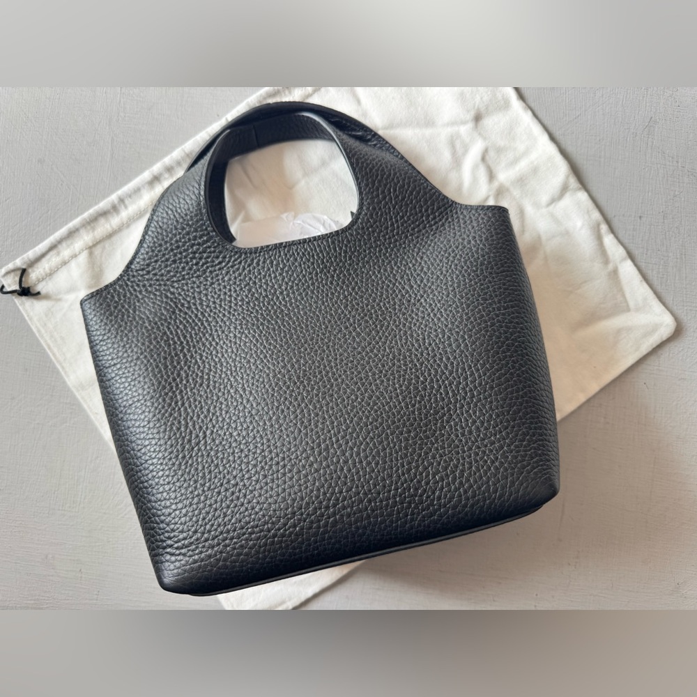 NEW Cuyana Mini System Tote in Black Pebbled Leather - Picture 4 of 12